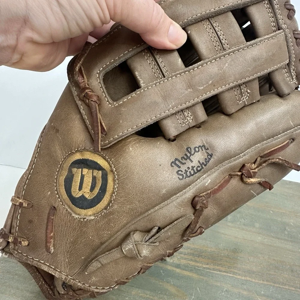 Wilson PRO STAFF Right Hand Throw Baseball Glove A2200 Centerfold JAPAN Adult Sz
